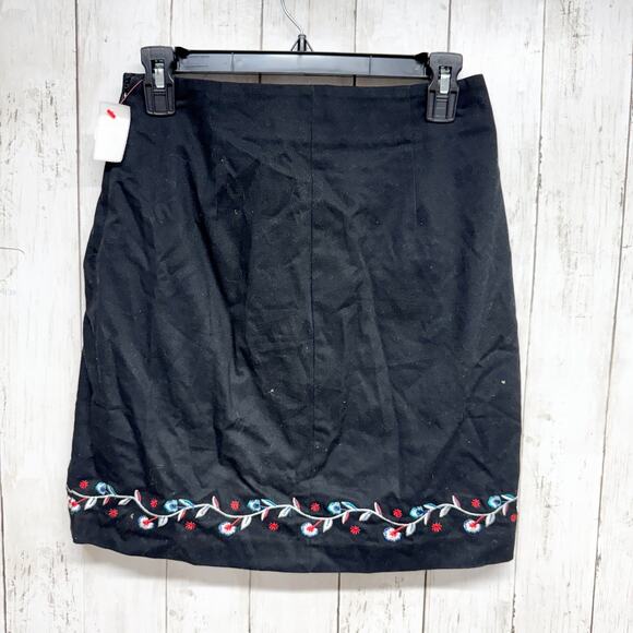 New Look Skirt Women Size 4 Black Multicolor Embroidered Pattern Mini Side Zip - Picture 6 of 6